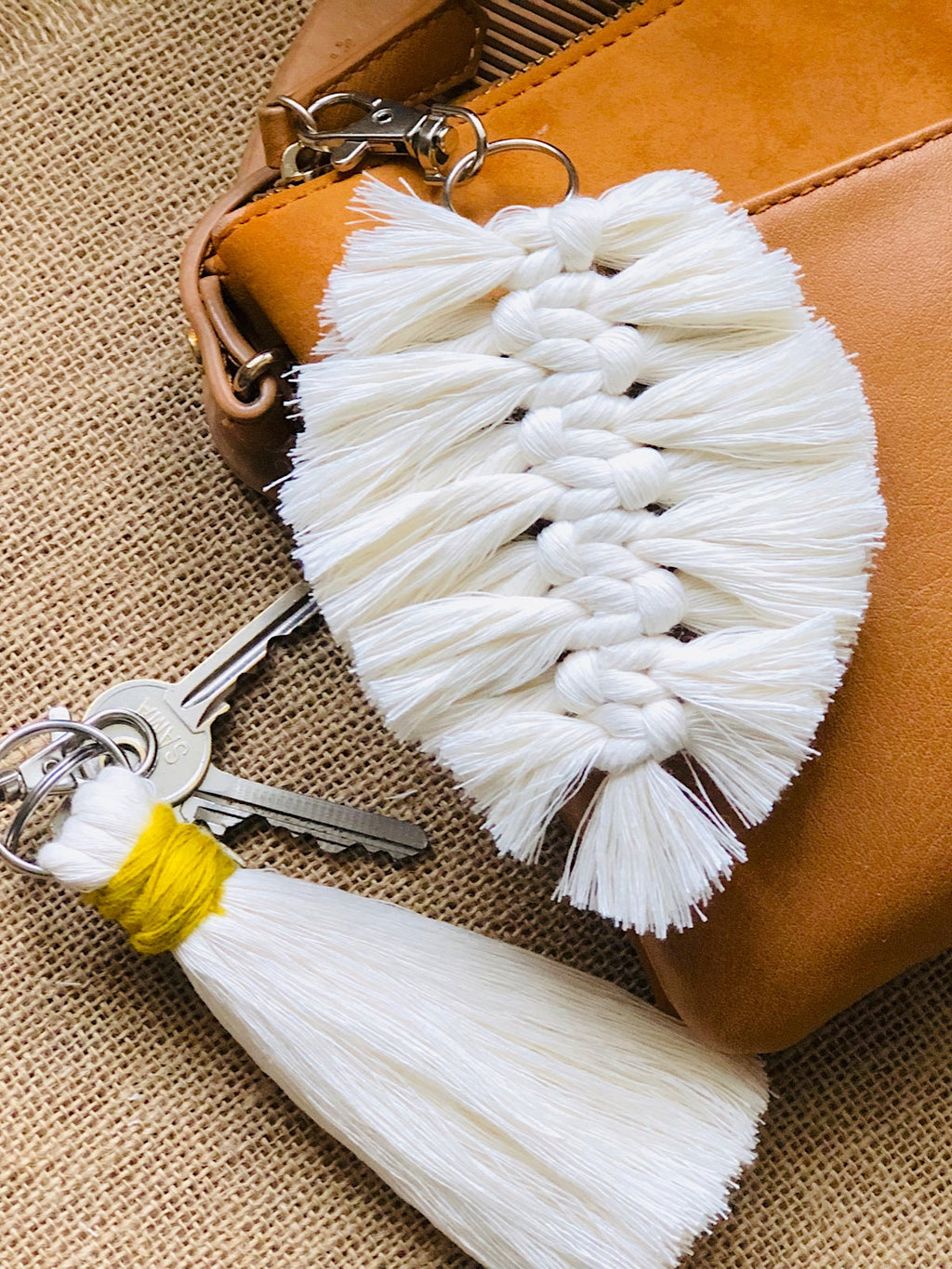 FRENCH'KITS - MACRAME - PORTE CLÉS - PLUME & POMPON