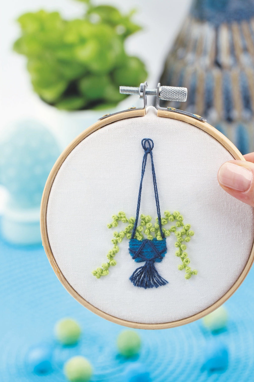 FRENCH'KITS - BRODERIE DÉCORATIVE - CHAÎNE DE COEURS