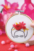 FRENCH'KITS - BRODERIE DÉCORATIVE - FRIDA