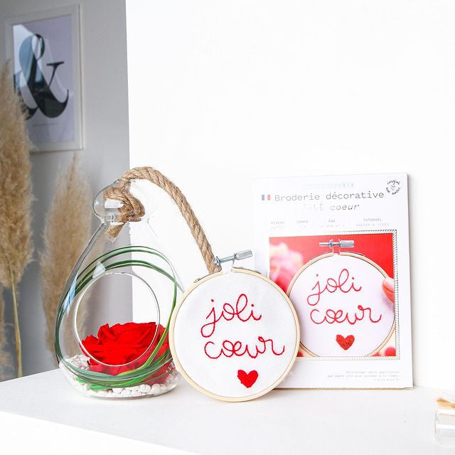 FRENCH'KITS - BRODERIE DÉCORATIVE - JOLI CUR