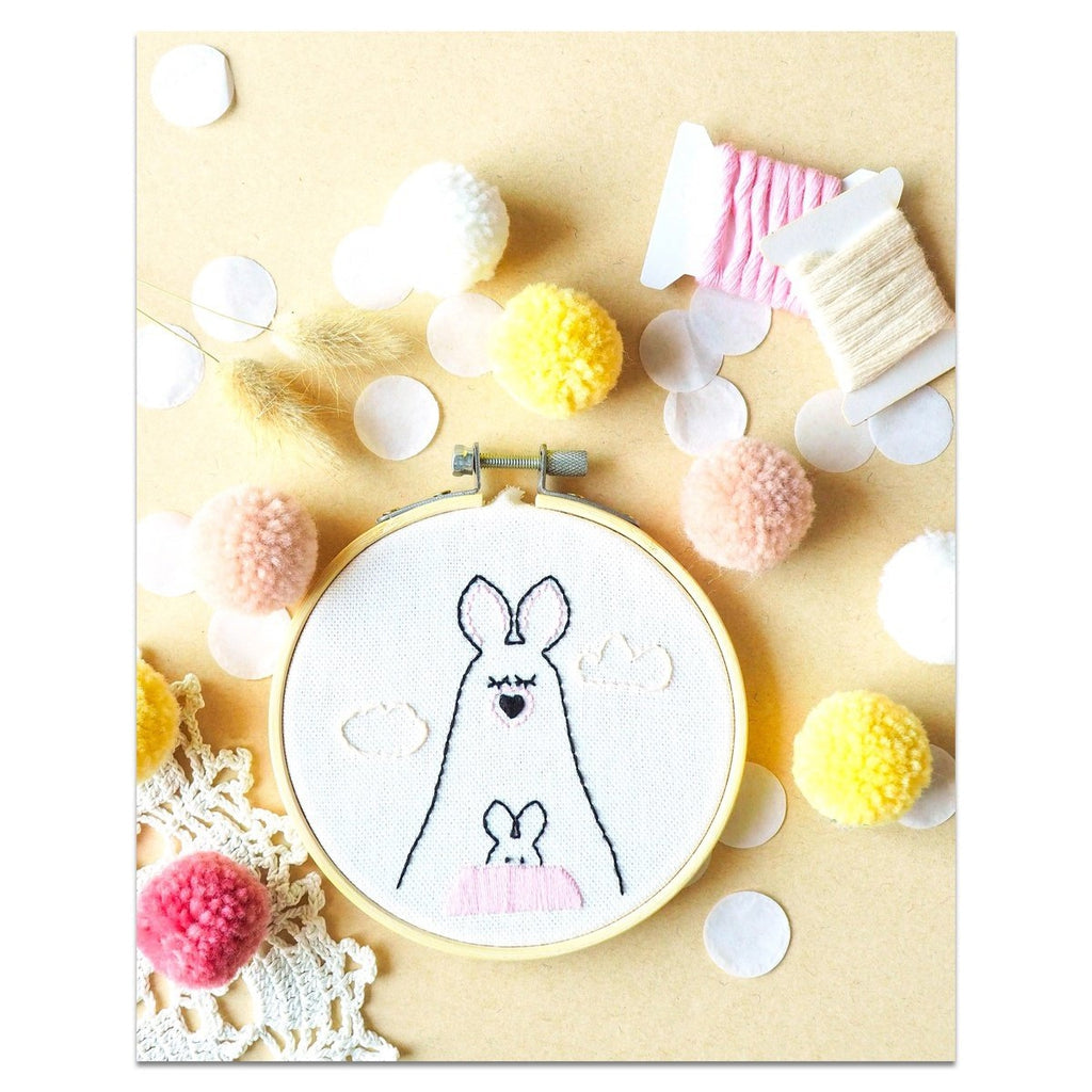 FRENCH KITS - BRODERIE DÉCORATIVE - KANGOUROU ET MINI K