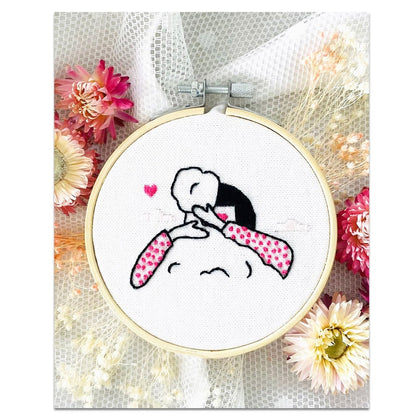 FRENCH KITS - BRODERIE DÉCORATIVE - TU ME MANQUES